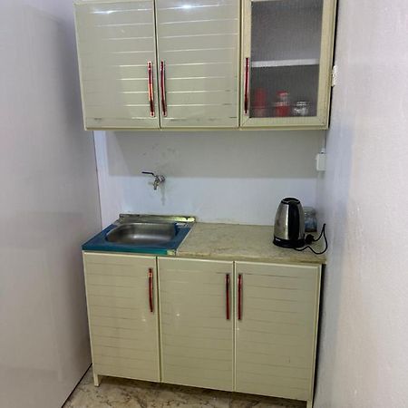 Om Yaser Al-ʿUla Exterior foto