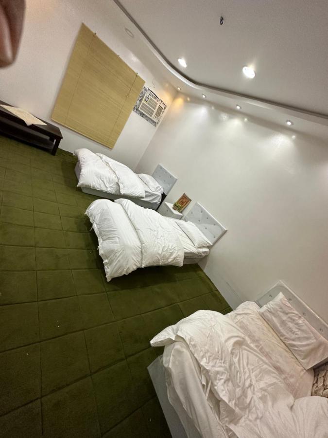 Om Yaser Al-ʿUla Exterior foto